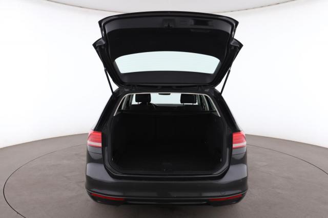 Volkswagen Passat Sw image 1