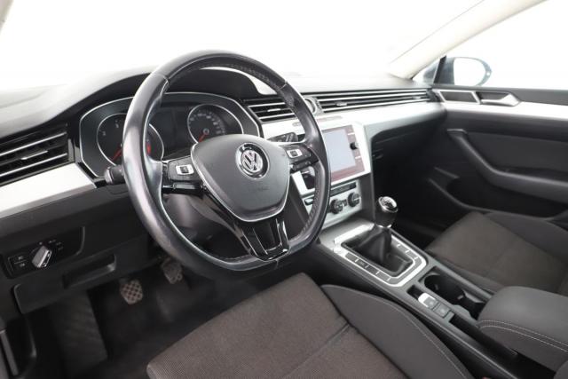 Volkswagen Passat Sw image 8