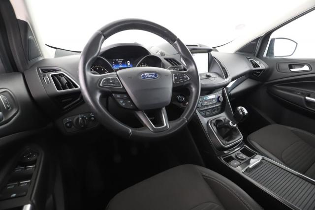 Ford Kuga image 2
