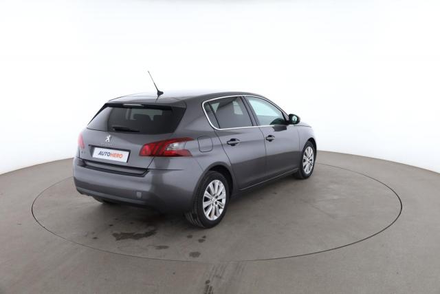 Peugeot 308 image 1