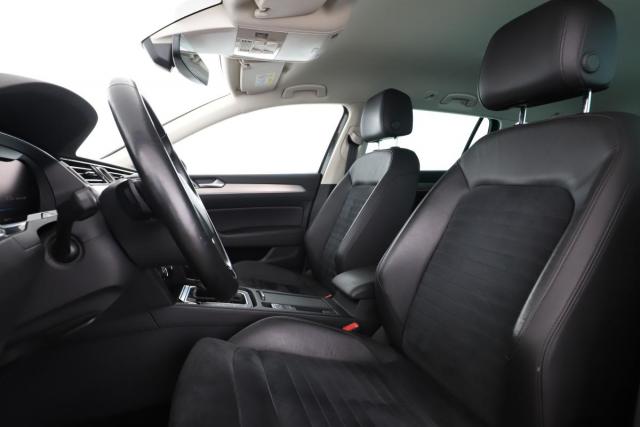 Volkswagen Passat Sw image 9