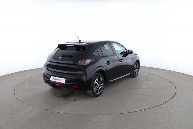 Peugeot 208 image 9