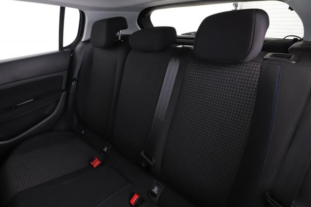 Peugeot 308 image 2