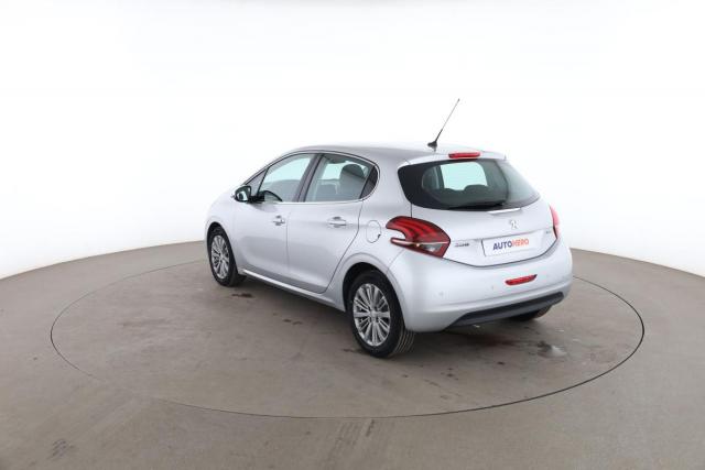 Peugeot 208 image 6