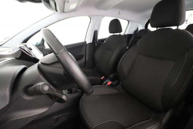 Peugeot 208 image 8