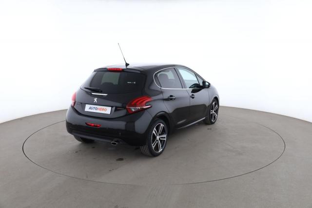 Peugeot 208 image 2