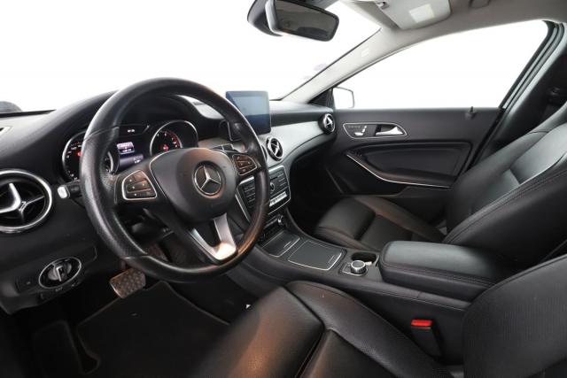 Mercedes Benz Gla image 2
