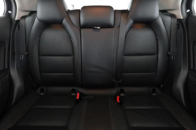 Mercedes Benz Gla image 7