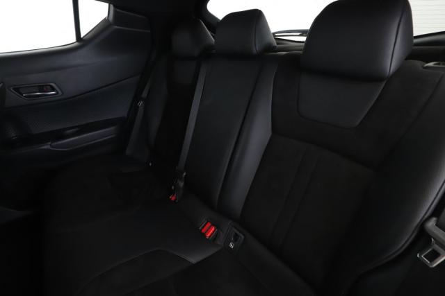 Toyota C-Hr image 6