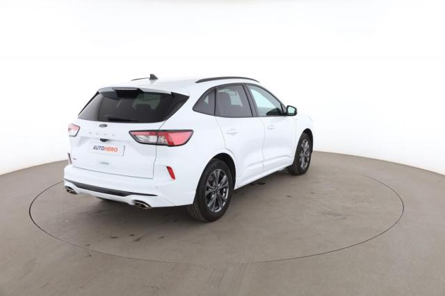 Ford Kuga image 6