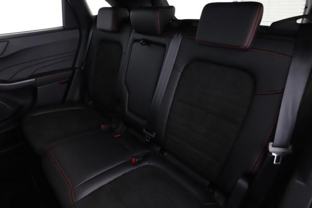 Ford Kuga image 1