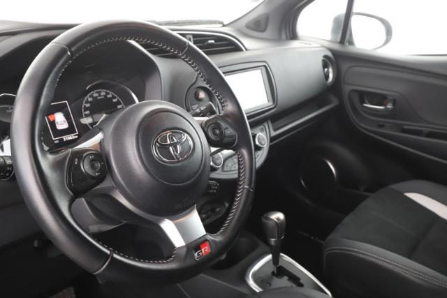 Toyota Yaris image 2