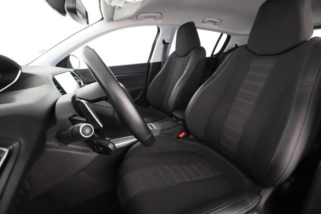 Peugeot 308 image 2