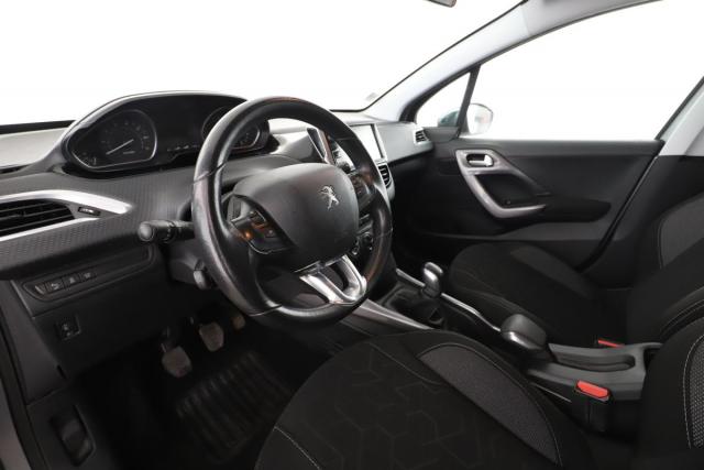 Peugeot 2008 image 2
