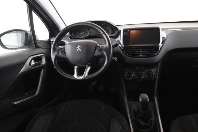 Peugeot 2008 image 9