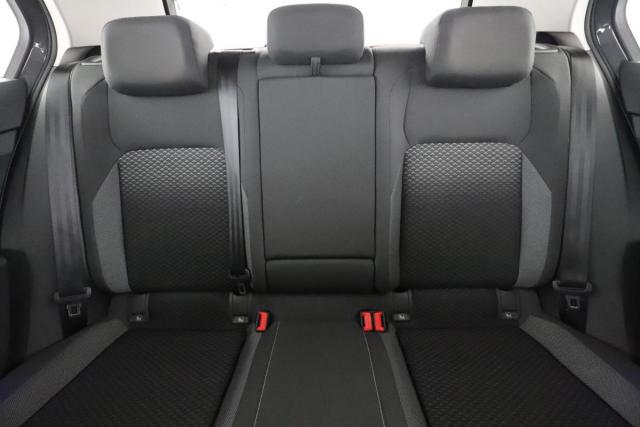 Volkswagen Golf image 6