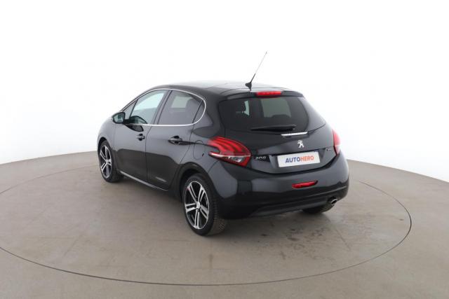 Peugeot 208 image 9