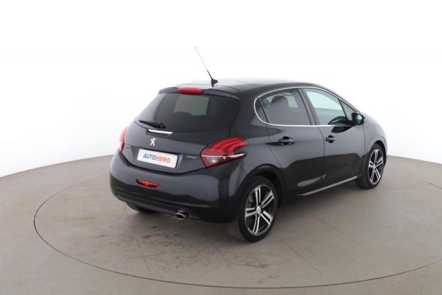 Peugeot 208 image 1