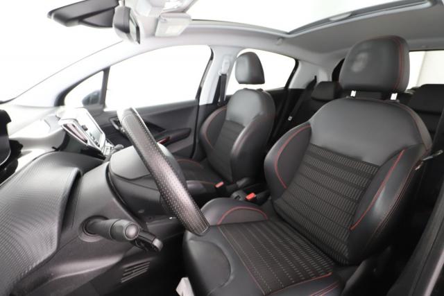 Peugeot 208 image 5