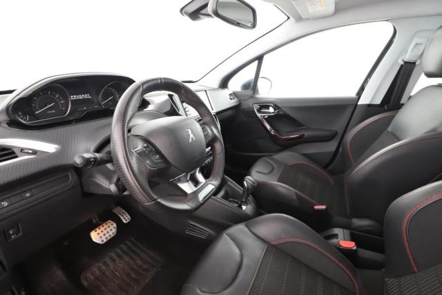 Peugeot 208 image 8