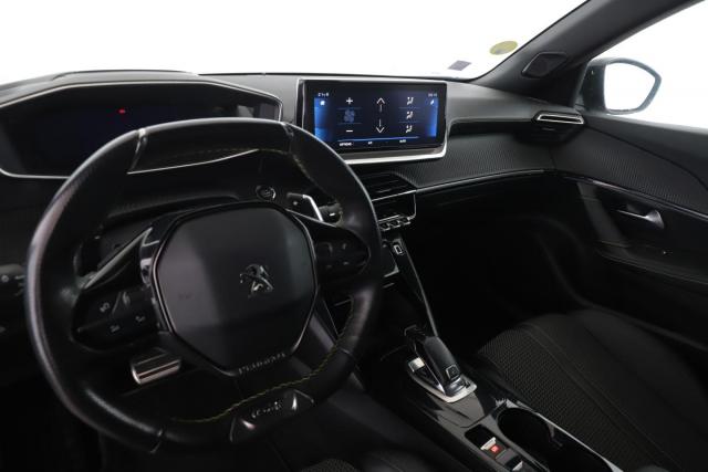 Peugeot 2008 image 8