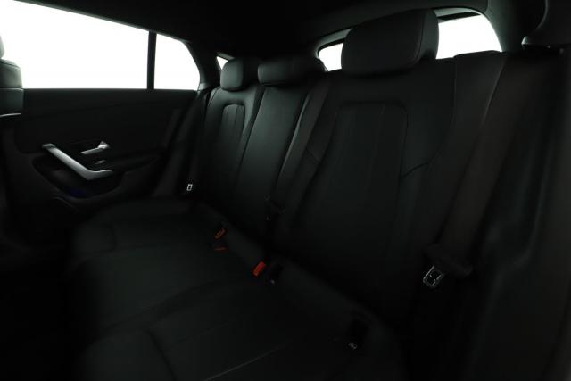 Mercedes Benz Cla Shooting Brake image 9