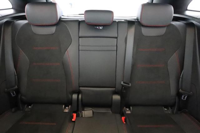 Mercedes Benz Gla image 1