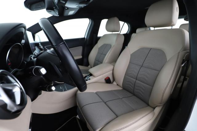 Mercedes Benz Gla image 6