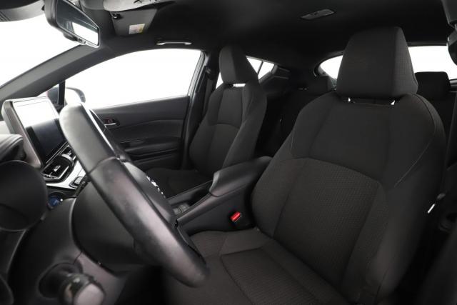 Toyota C-Hr image 8