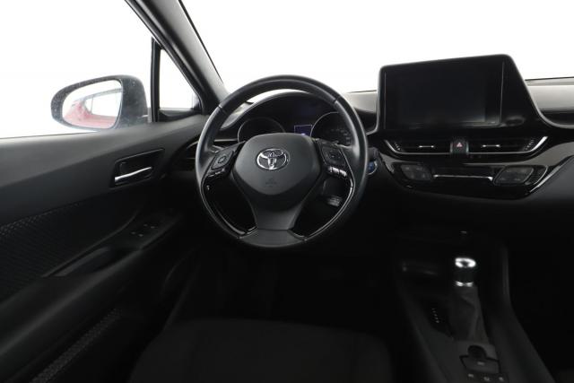 Toyota C-Hr image 1