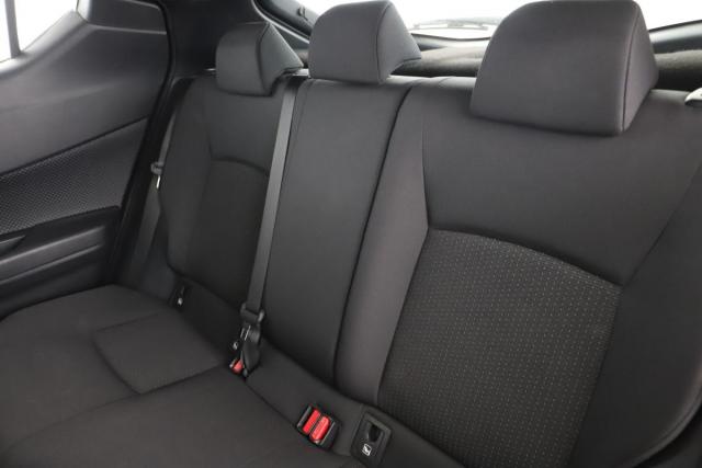Toyota C-Hr image 6