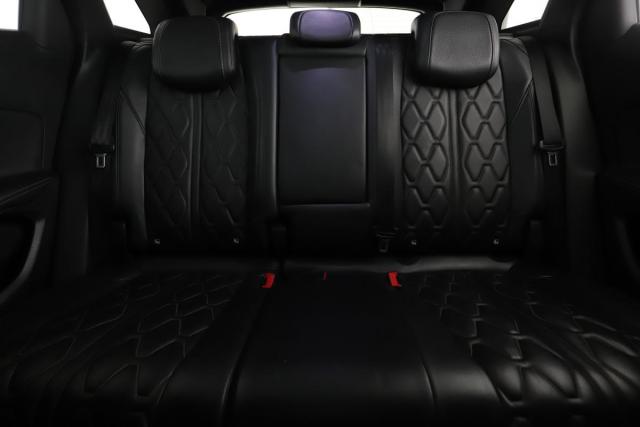Peugeot 3008 image 8