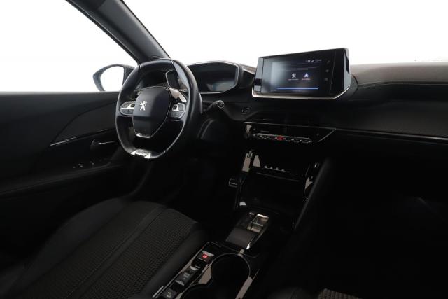 Peugeot 2008 image 2