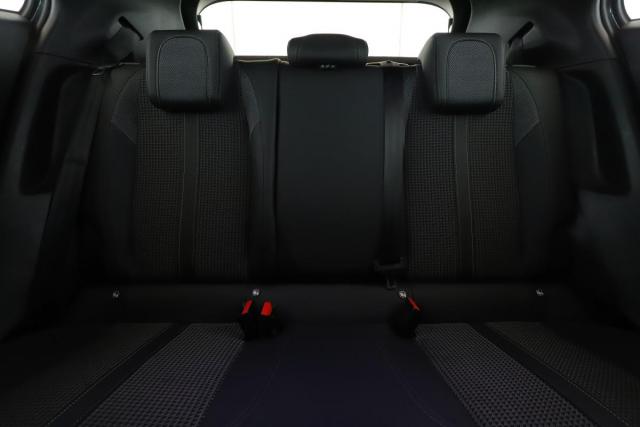 Peugeot 2008 image 8