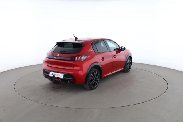 Peugeot 208 image 1