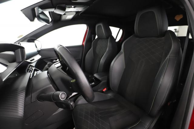 Peugeot 208 image 2