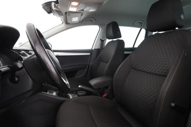 Skoda Octavia image 8