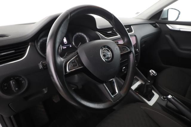 Skoda Octavia image 9