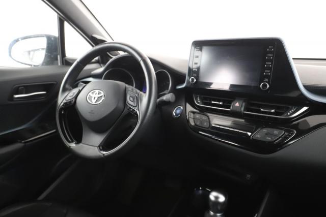 Toyota C-Hr image 2