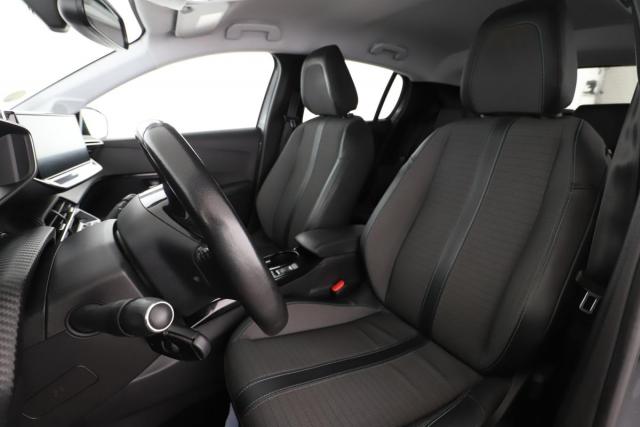 Peugeot 208 image 2