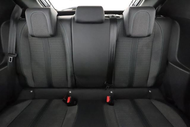 Peugeot 208 image 6