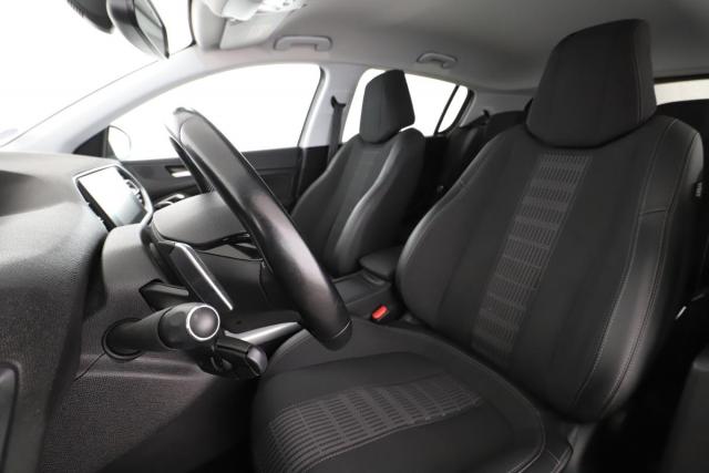 Peugeot 308 image 9