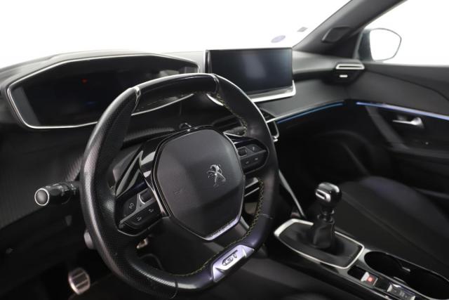 Peugeot 2008 image 7