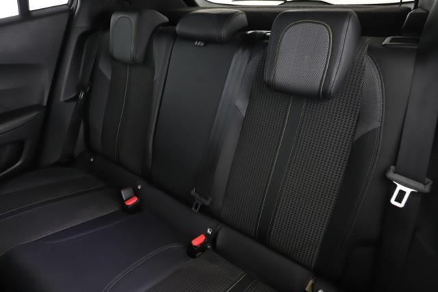 Peugeot 2008 image 3