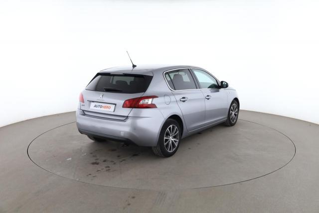 Peugeot 308 image 2