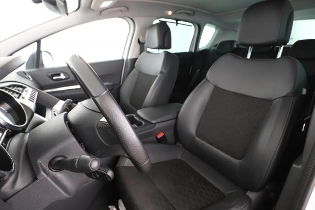 Peugeot 3008 image 8