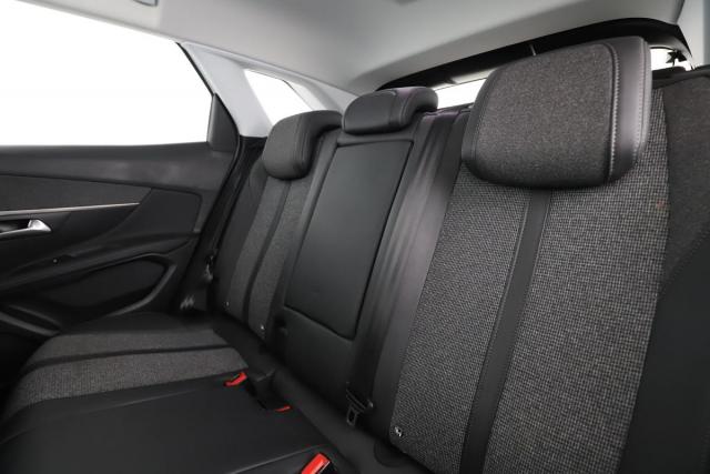 Peugeot 3008 image 9