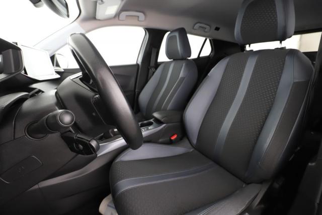 Peugeot 2008 image 1