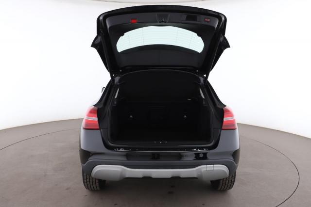 Mercedes Benz Gla image 1