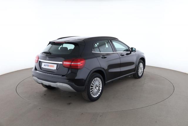 Mercedes Benz Gla image 9
